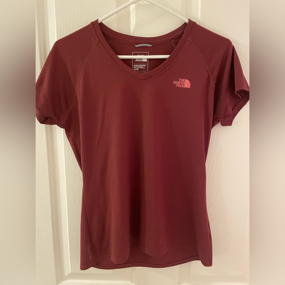 maroon north face workout top